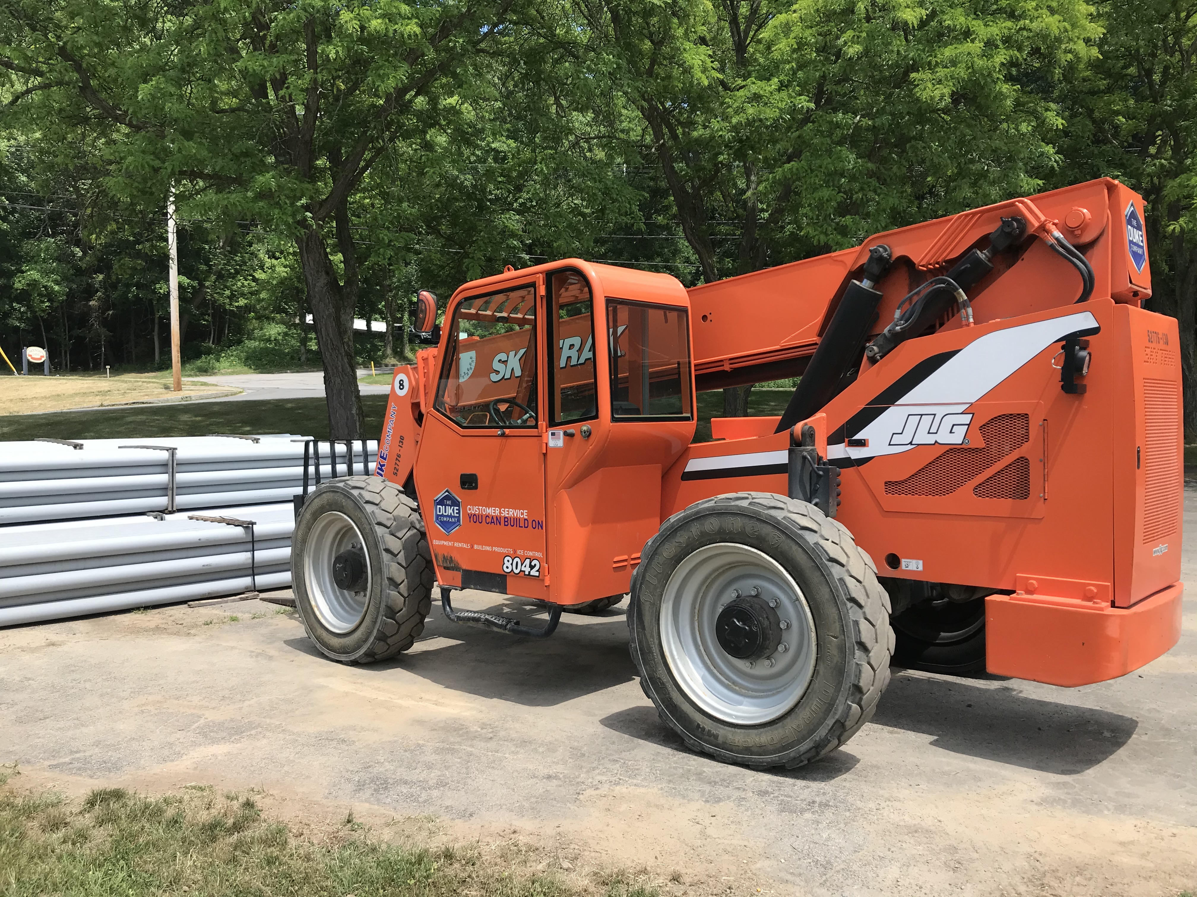 Rent A Powerful 8 000 Pound Reach Forklift In Upstate New York Jlg 8042 Skytrak Telehandler Equipment Rental Tool Rental Rock Salt Roll Off Dumpster Rental Concrete Forms Rochester Ny