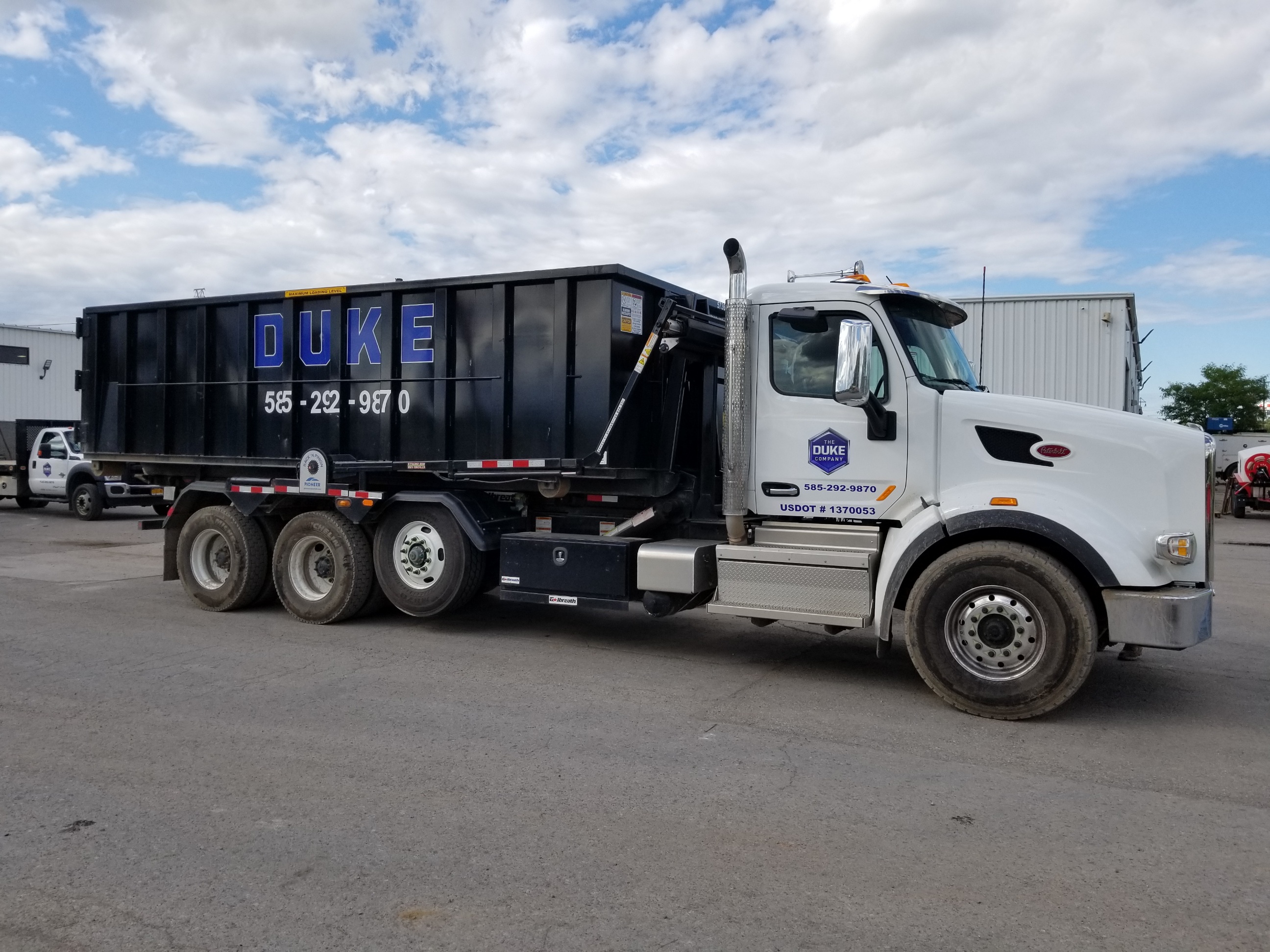 Who Is The Best Roll Off Dumpster Trailer Company? thumbnail